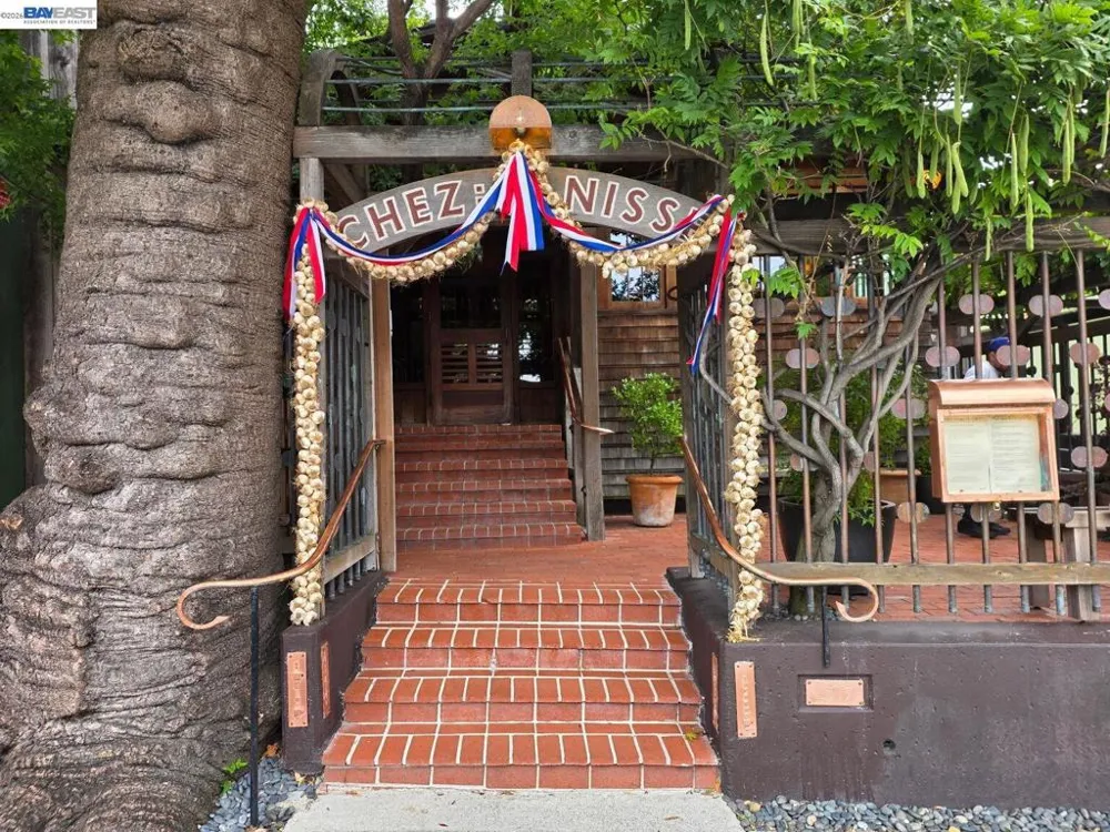 2201 Virginia St #2 Berkeley, CA 94709