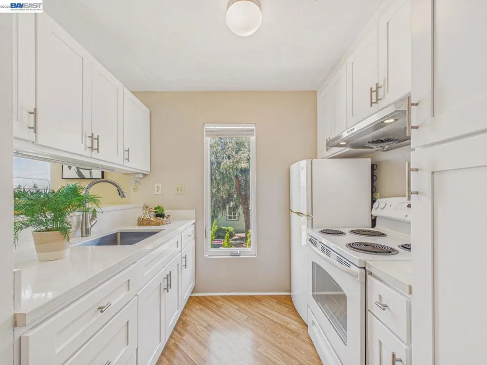 2201 Virginia St #2 Berkeley, CA 94709