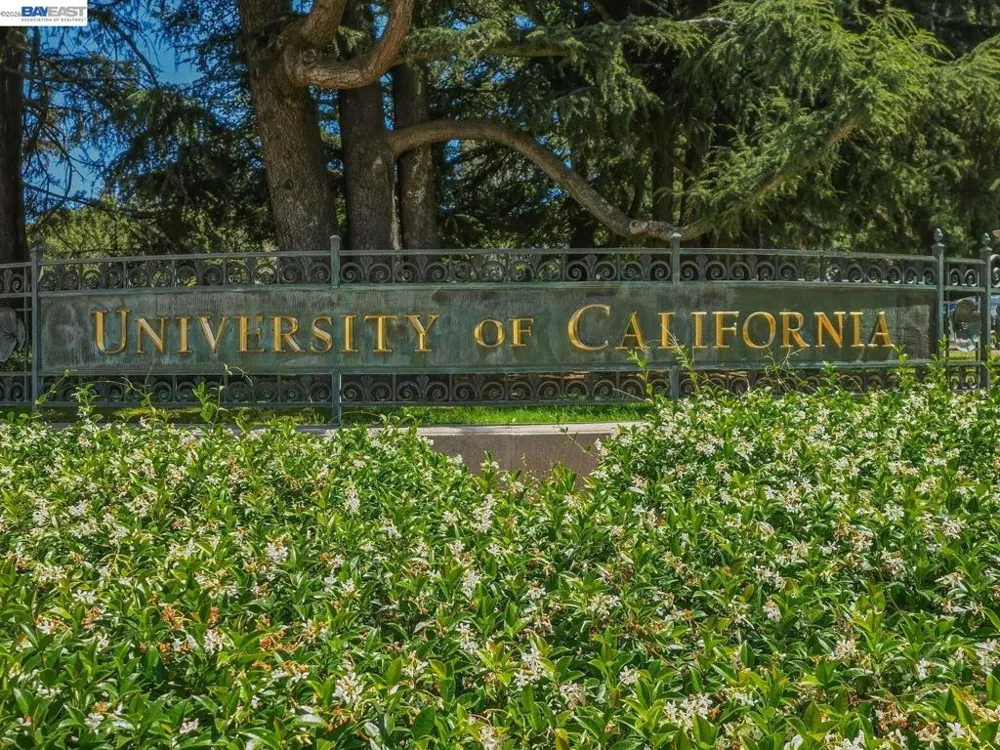 2201 Virginia St #2 Berkeley, CA 94709
