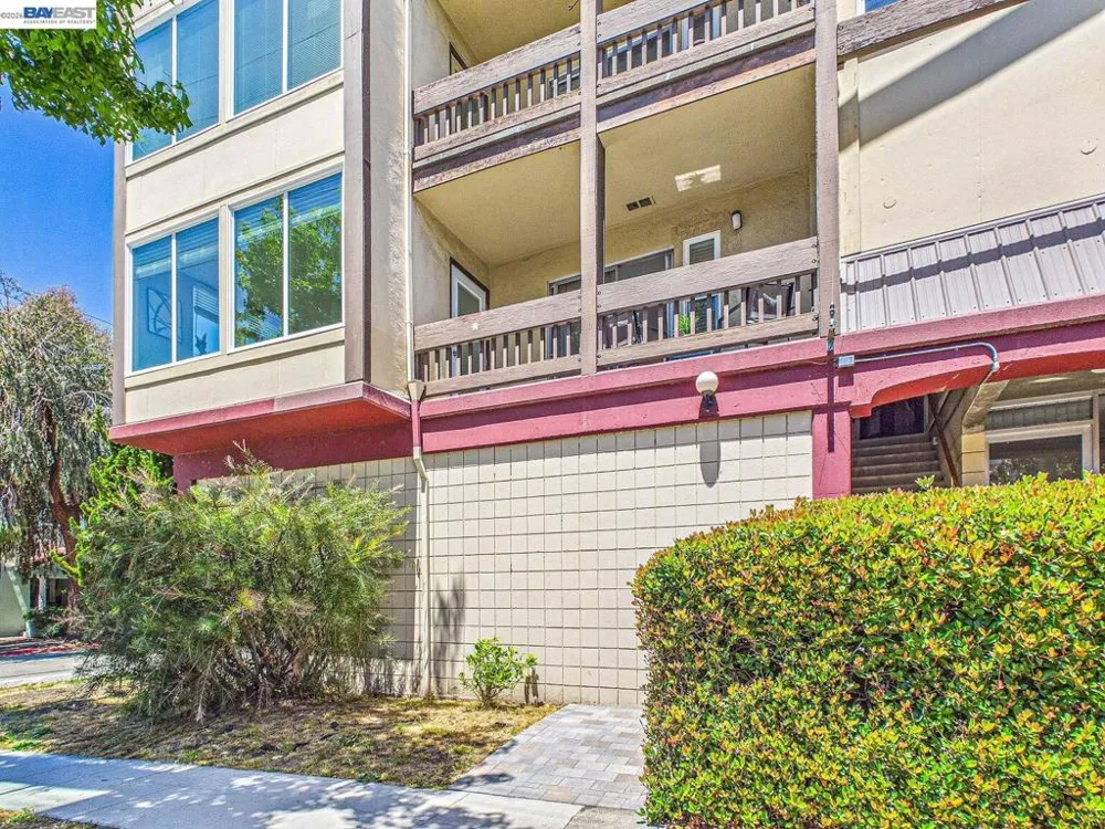 2201 Virginia St #2 Berkeley, CA 94709