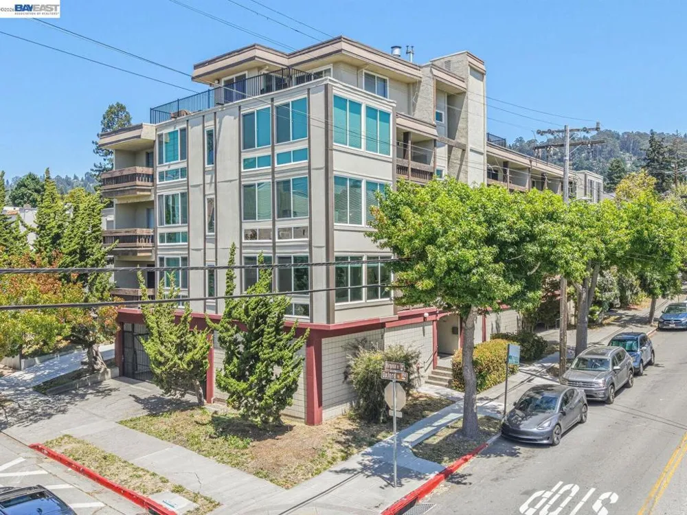 2201 Virginia St #2 Berkeley, CA 94709