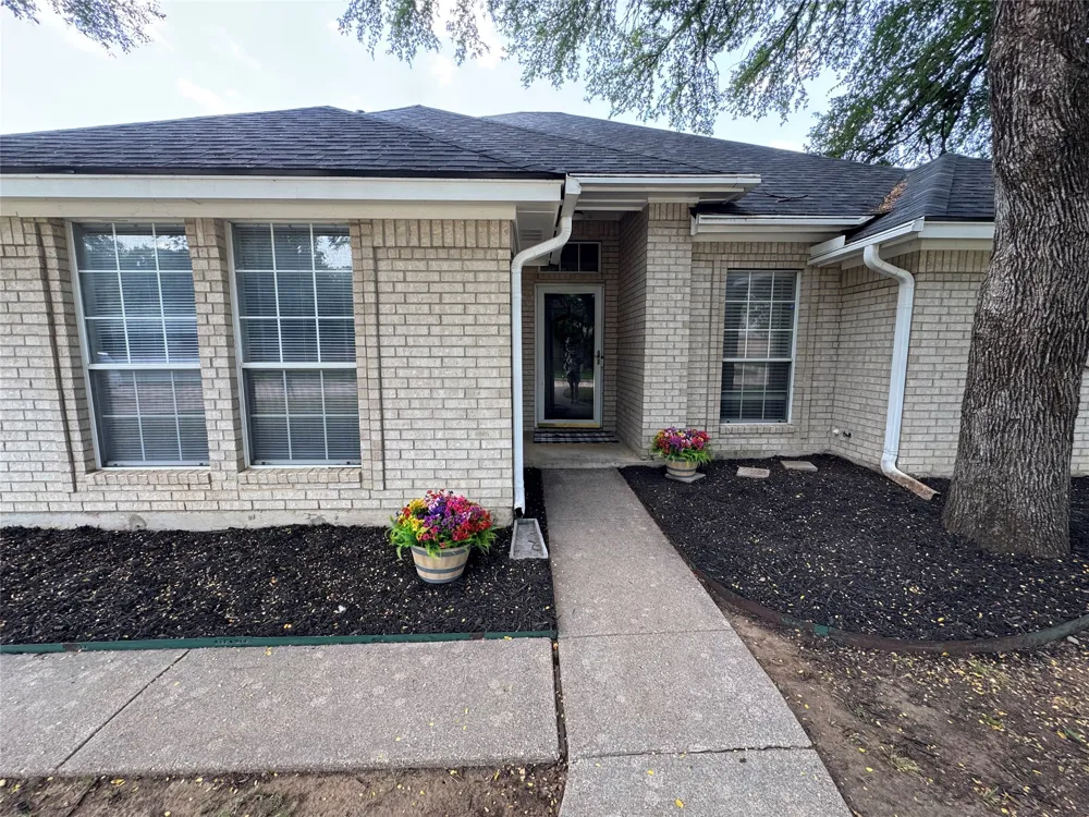 907 Red Oak Drive Mansfield, TX 76063