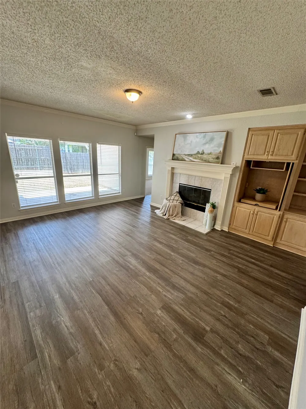 907 Red Oak Drive Mansfield, TX 76063