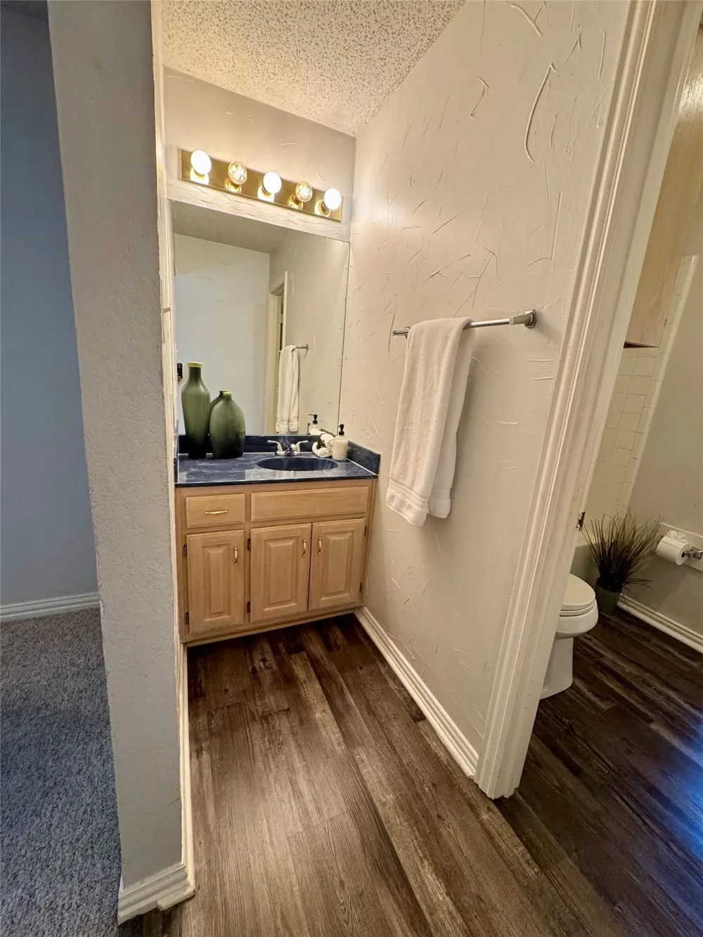 907 Red Oak Drive Mansfield, TX 76063