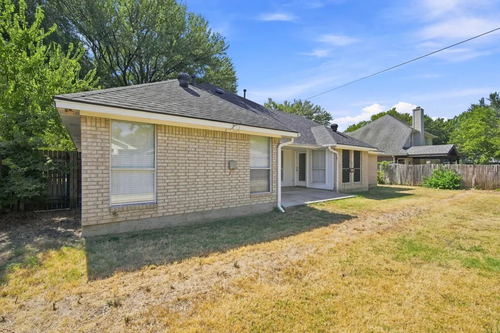 907 Red Oak Drive Mansfield, TX 76063
