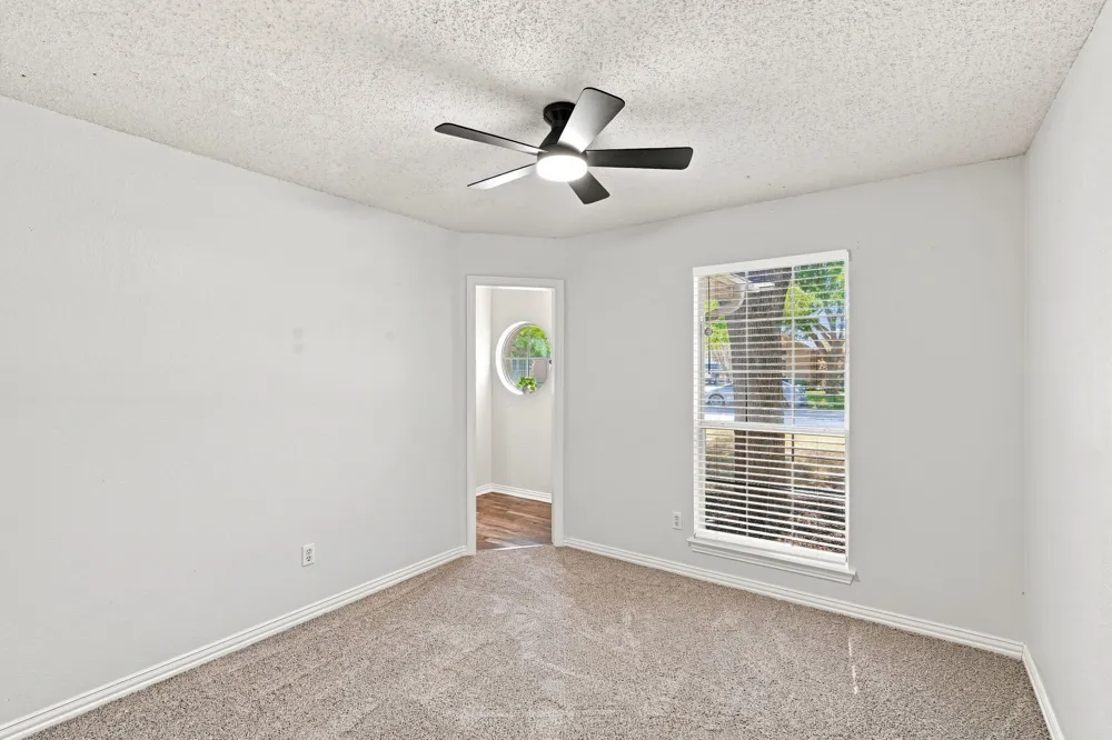 907 Red Oak Drive Mansfield, TX 76063