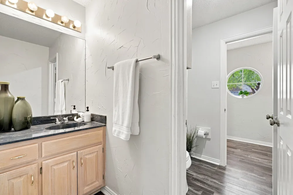 907 Red Oak Drive Mansfield, TX 76063