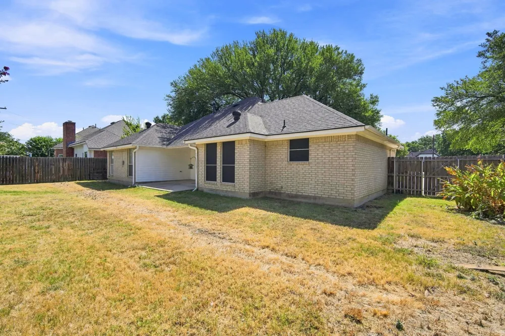 907 Red Oak Drive Mansfield, TX 76063