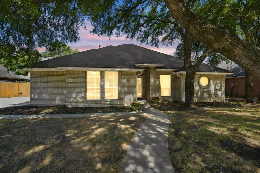 907 Red Oak Drive Mansfield, TX 76063