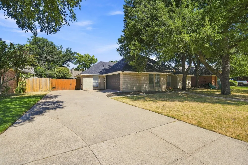 907 Red Oak Drive Mansfield, TX 76063