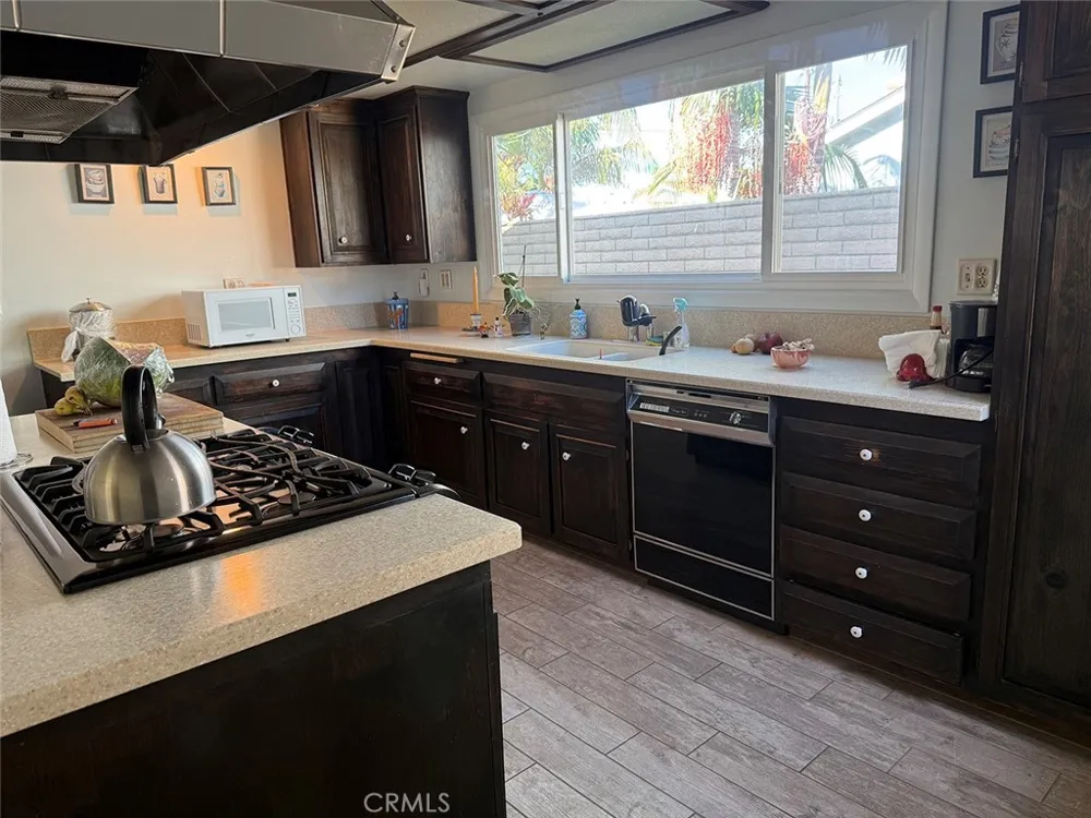 2864 W Monroe Anaheim, CA 92801
