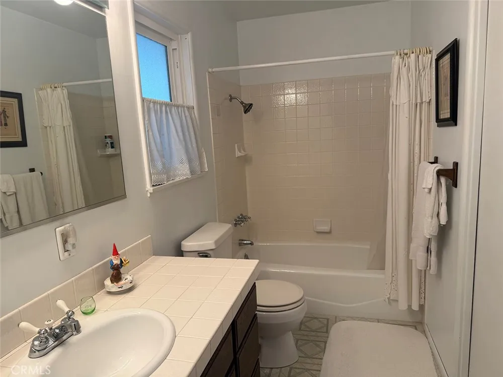 2864 W Monroe Anaheim, CA 92801