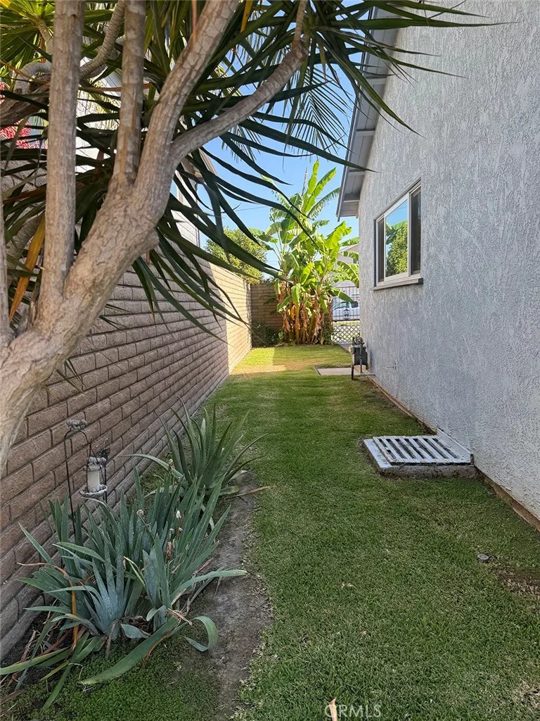 2864 W Monroe Anaheim, CA 92801