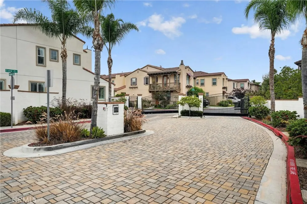1115 Vecino Lane Placentia, CA 92870