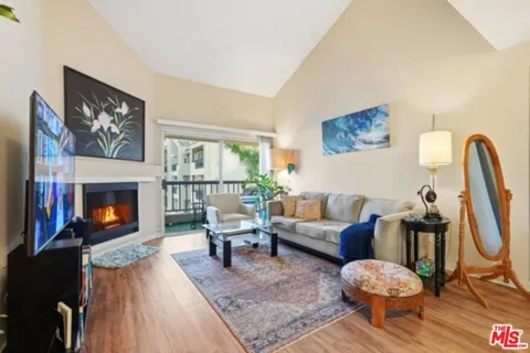 21450 Burbank Boulevard #314