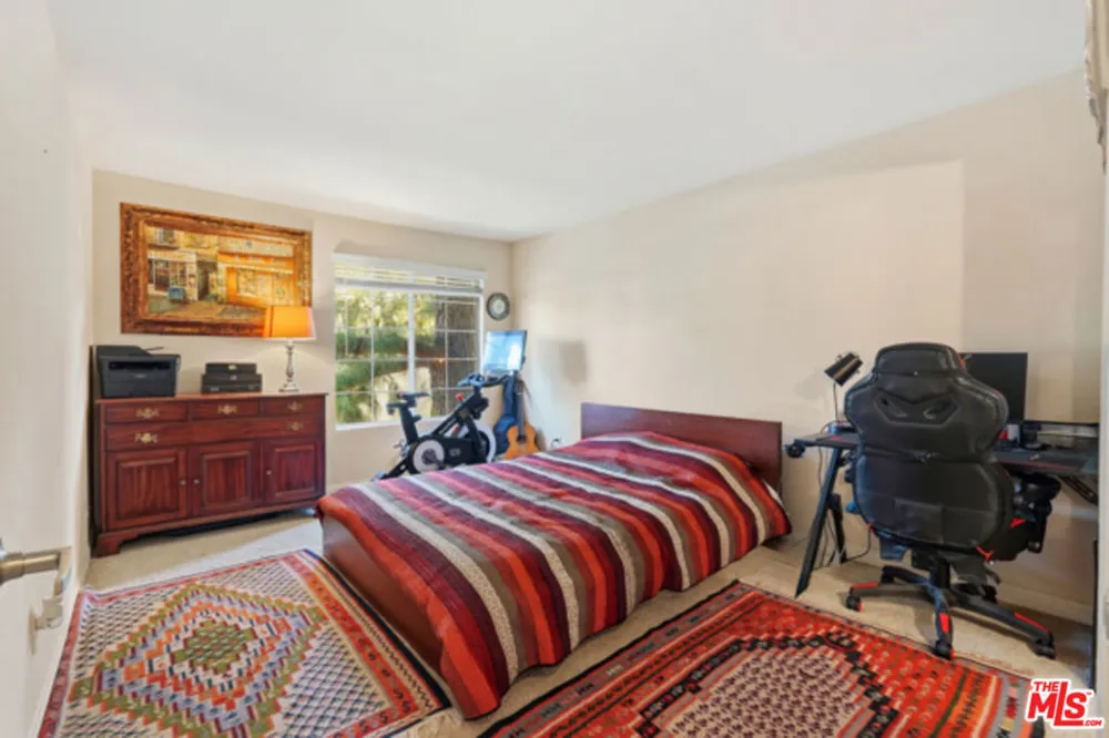 21450 Burbank Boulevard #314 Woodland Hills, CA 91367