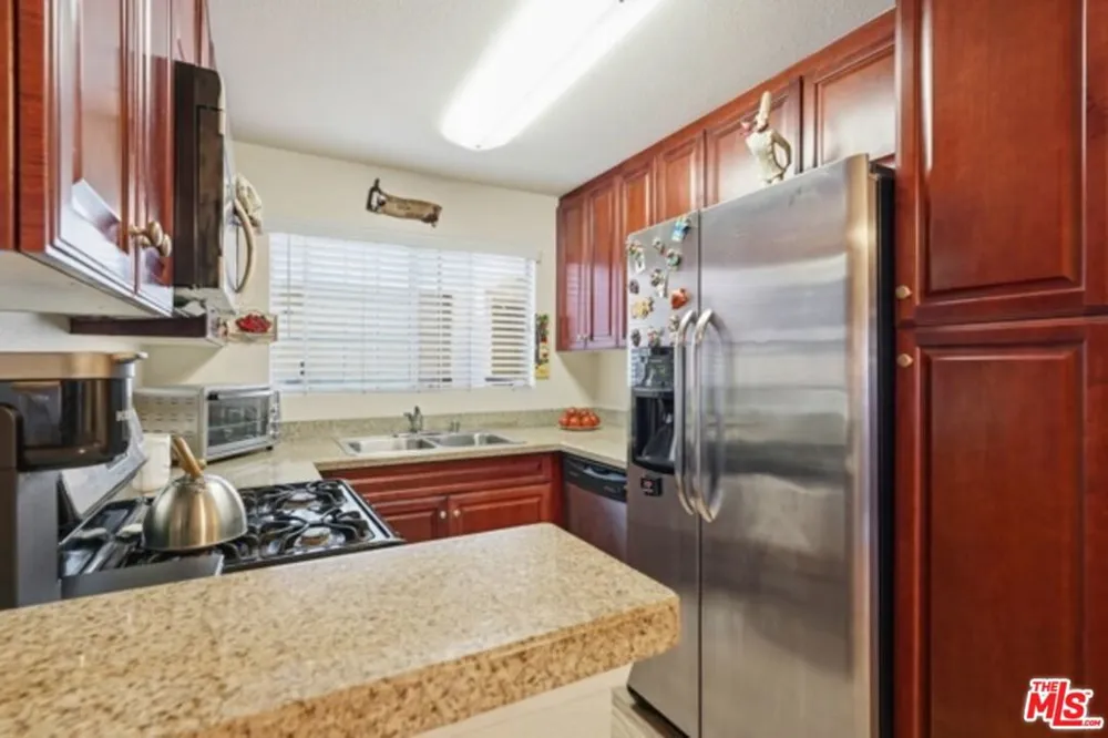 21450 Burbank Boulevard #314 Woodland Hills, CA 91367