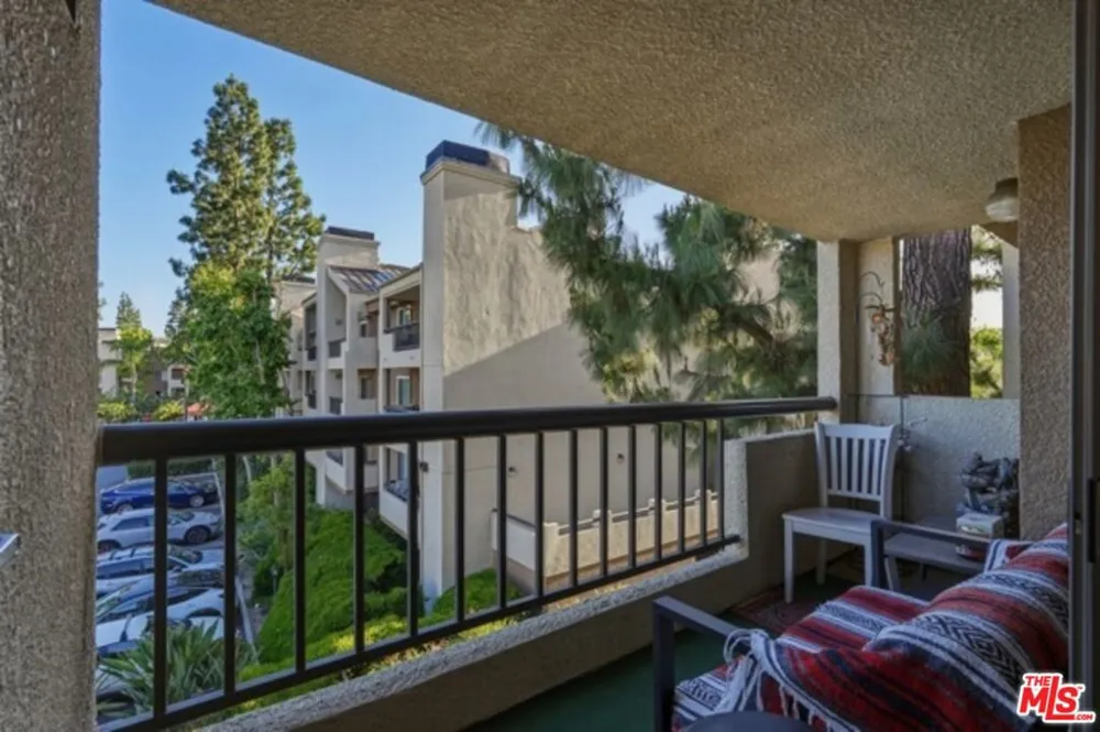 21450 Burbank Boulevard #314 Woodland Hills, CA 91367