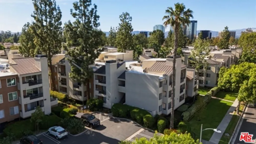 21450 Burbank Boulevard #314 Woodland Hills, CA 91367