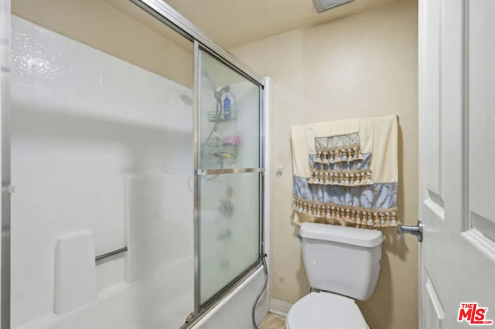 21450 Burbank Boulevard #314 Woodland Hills, CA 91367