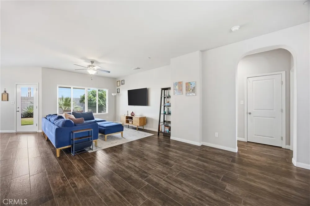 1906 McIntosh Way Bakersfield, CA 93312
