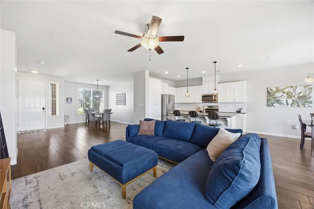 1906 McIntosh Way Bakersfield, CA 93312