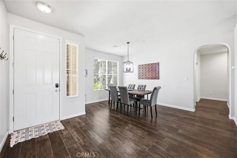 1906 McIntosh Way Bakersfield, CA 93312