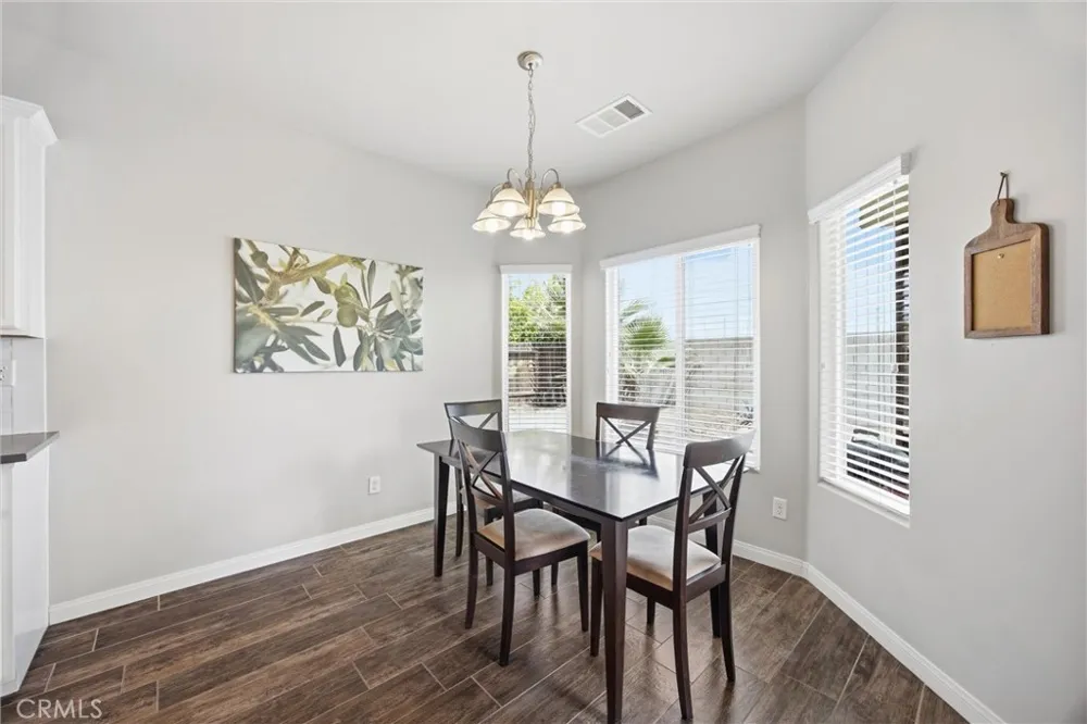 1906 McIntosh Way Bakersfield, CA 93312