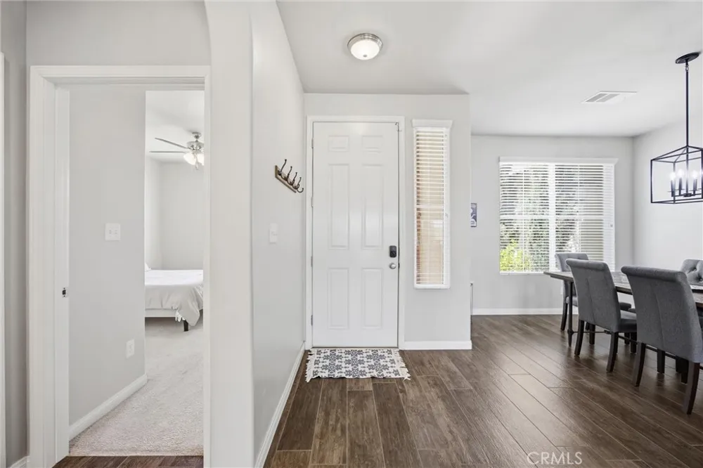 1906 McIntosh Way Bakersfield, CA 93312