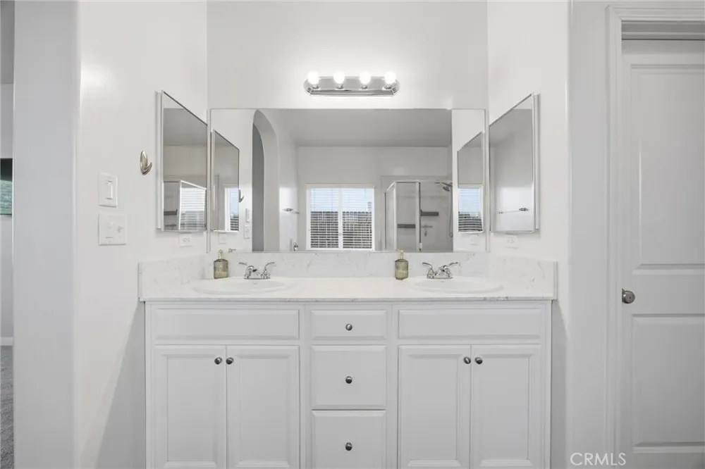 1906 McIntosh Way Bakersfield, CA 93312
