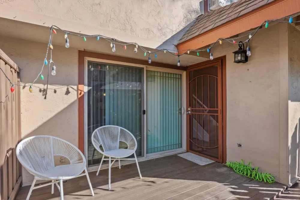 205 Red Oak Drive #P Sunnyvale, CA 94086