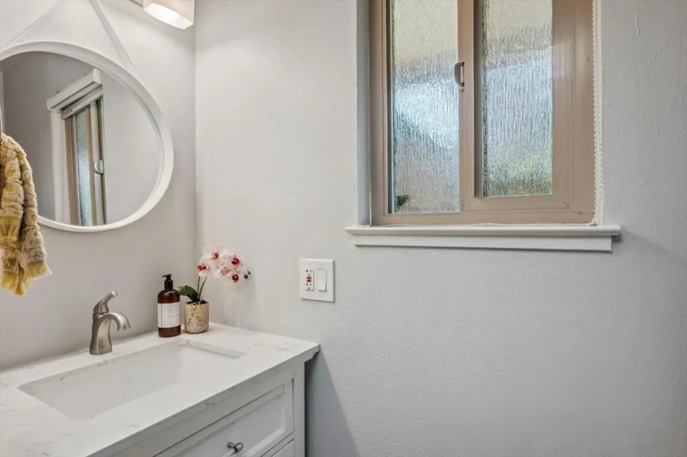 205 Red Oak Drive #P Sunnyvale, CA 94086
