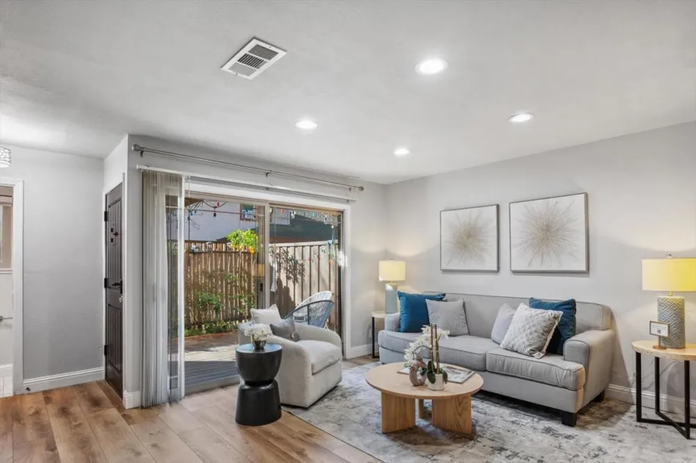 205 Red Oak Drive #P Sunnyvale, CA 94086