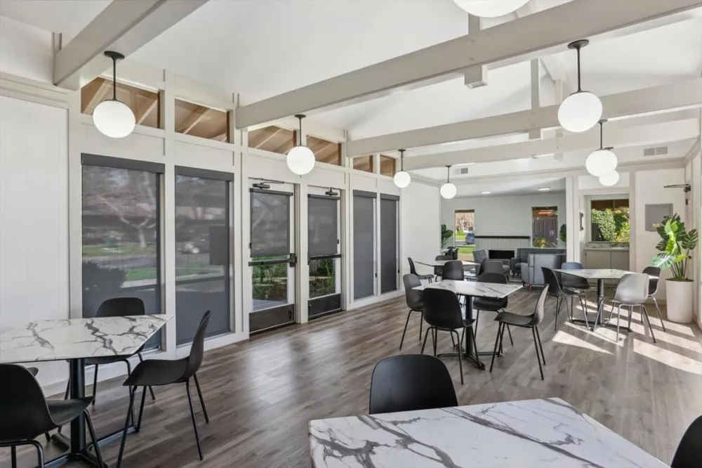 205 Red Oak Drive #P Sunnyvale, CA 94086