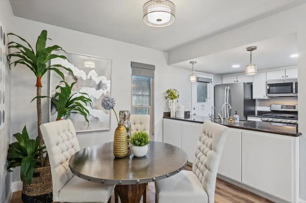 205 Red Oak Drive #P Sunnyvale, CA 94086