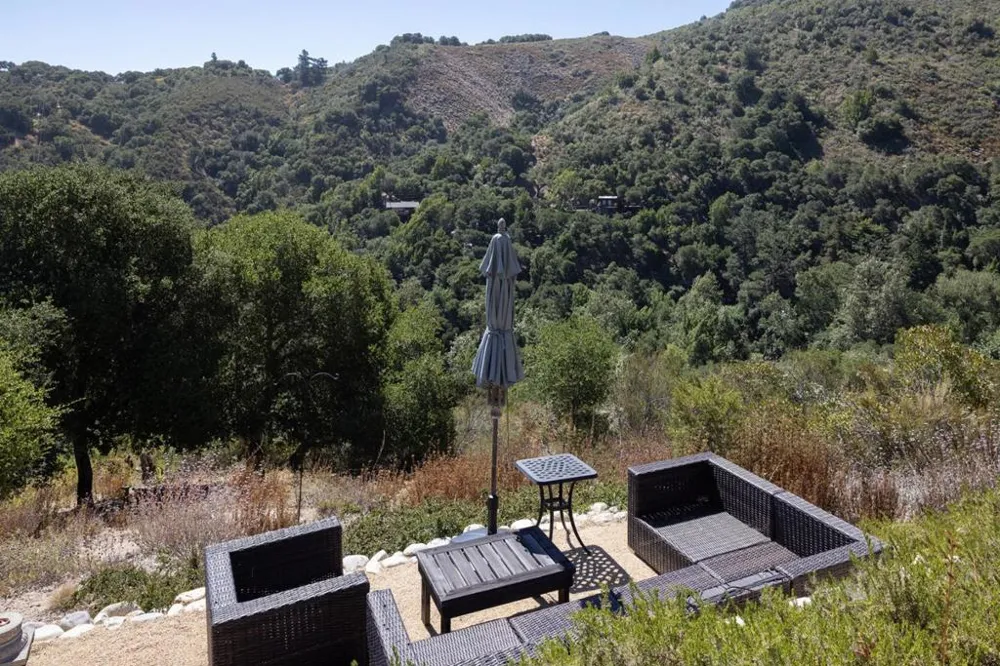 299 Calle De Los Agrinemsors Carmel Valley, CA 93924