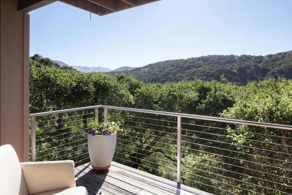 299 Calle De Los Agrinemsors Carmel Valley, CA 93924