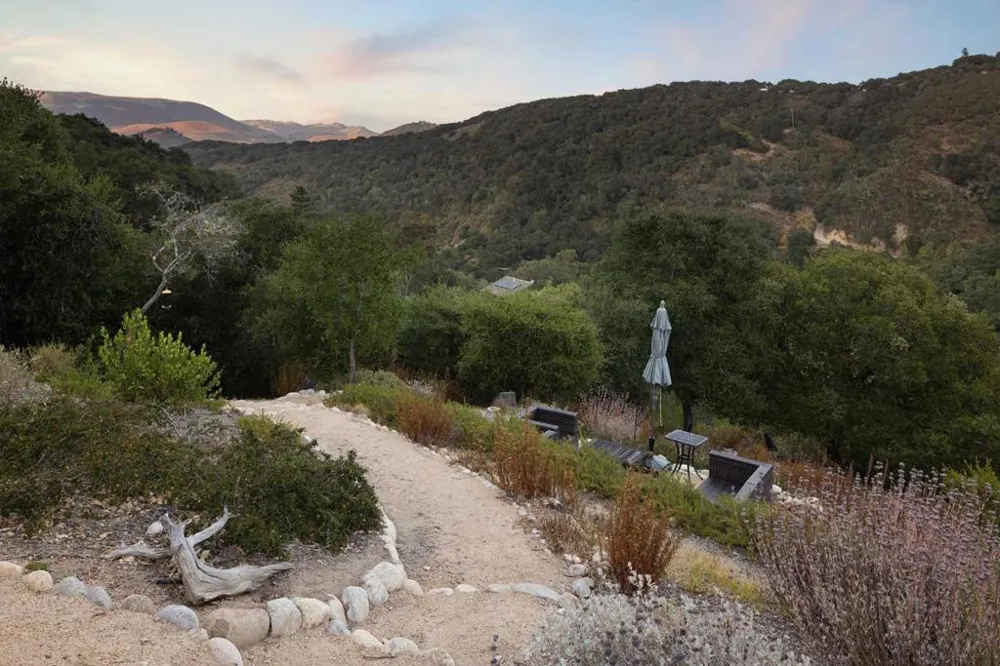 299 Calle De Los Agrinemsors Carmel Valley, CA 93924