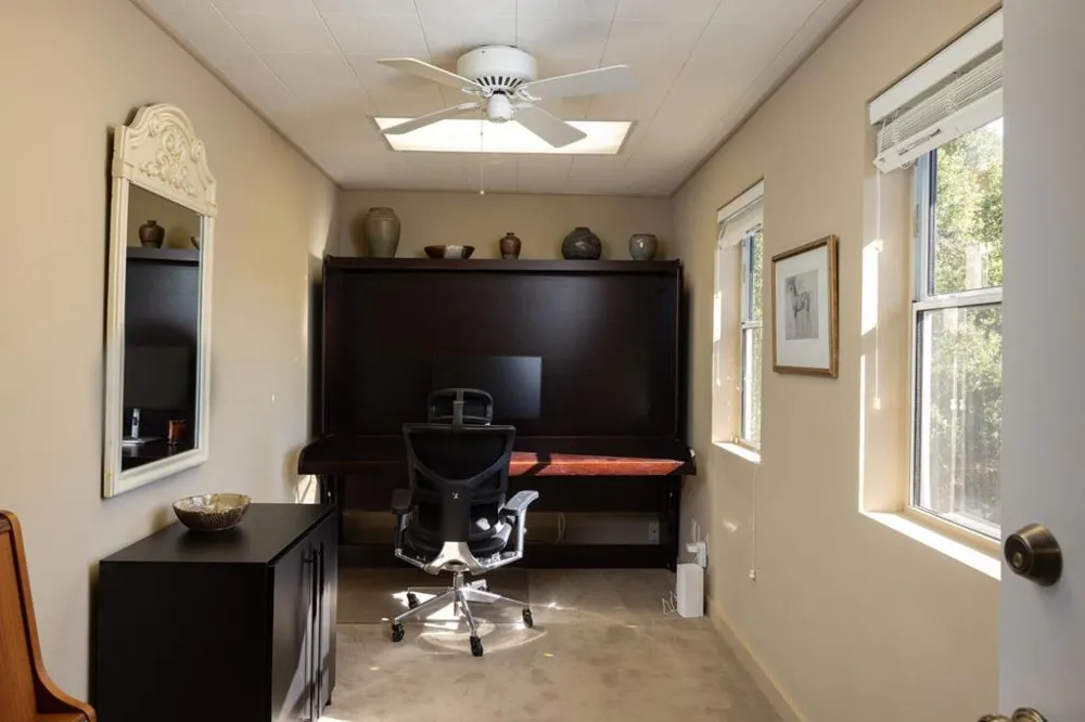 299 Calle De Los Agrinemsors Carmel Valley, CA 93924