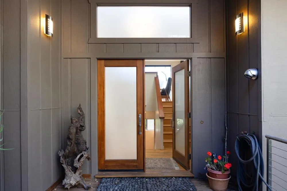 299 Calle De Los Agrinemsors Carmel Valley, CA 93924