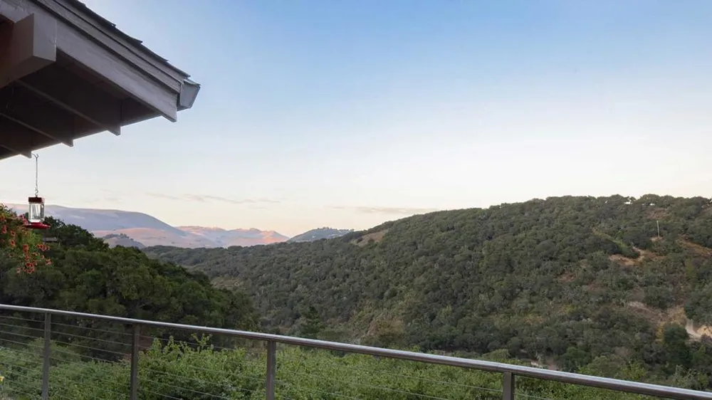 299 Calle De Los Agrinemsors Carmel Valley, CA 93924