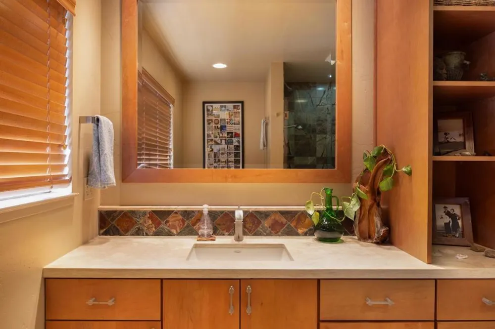 299 Calle De Los Agrinemsors Carmel Valley, CA 93924