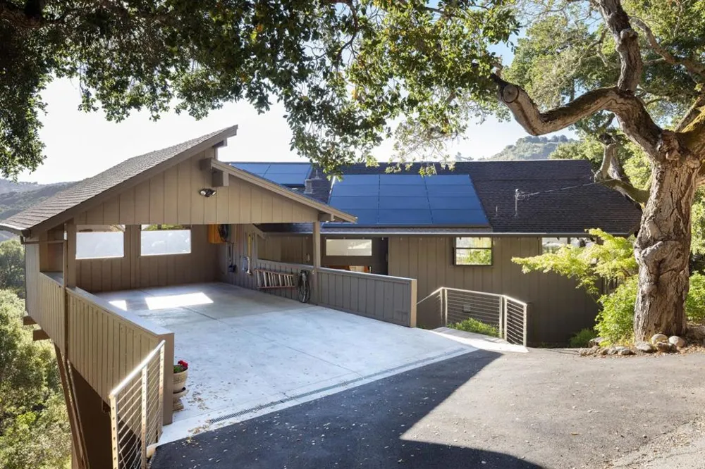 299 Calle De Los Agrinemsors Carmel Valley, CA 93924