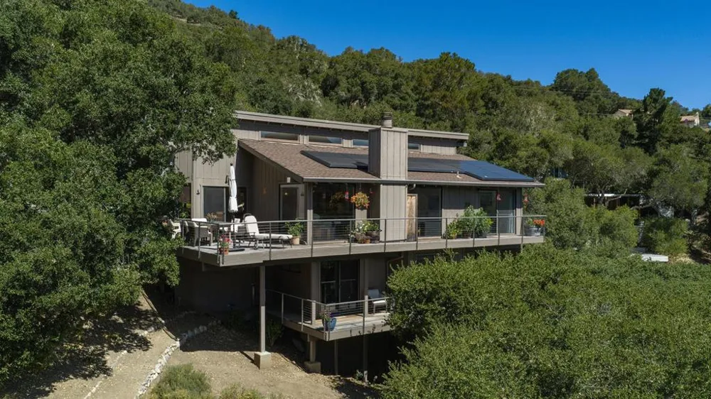 299 Calle De Los Agrinemsors Carmel Valley, CA 93924