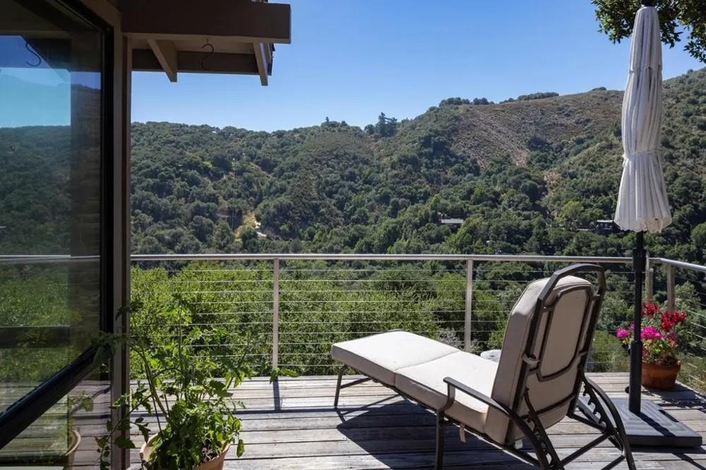 299 Calle De Los Agrinemsors Carmel Valley, CA 93924