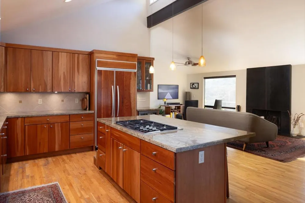 299 Calle De Los Agrinemsors Carmel Valley, CA 93924