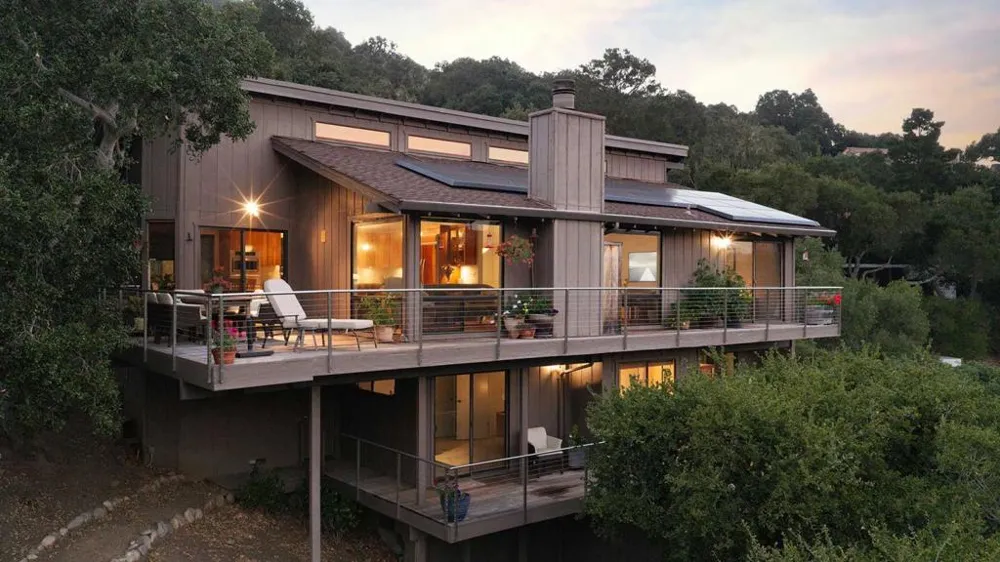 299 Calle De Los Agrinemsors Carmel Valley, CA 93924