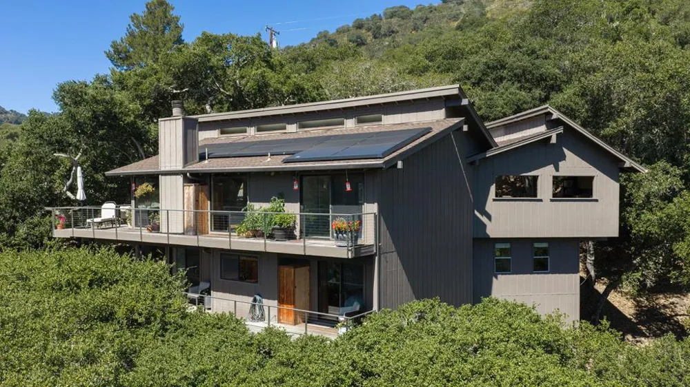 299 Calle De Los Agrinemsors Carmel Valley, CA 93924
