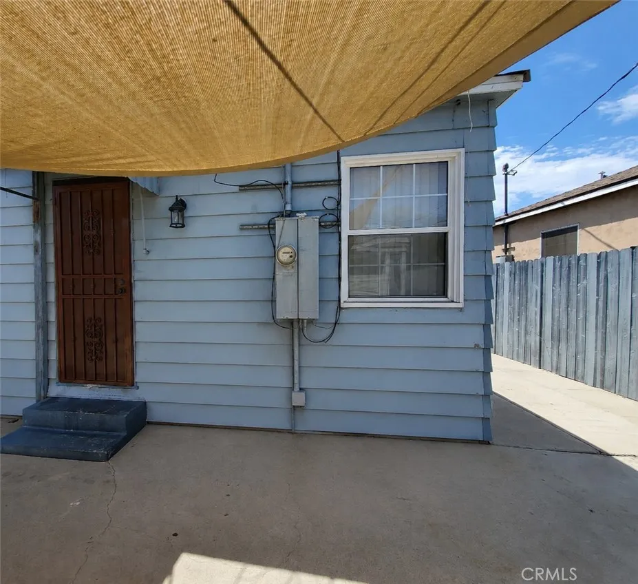 10008 Hunt South Gate, CA 90280