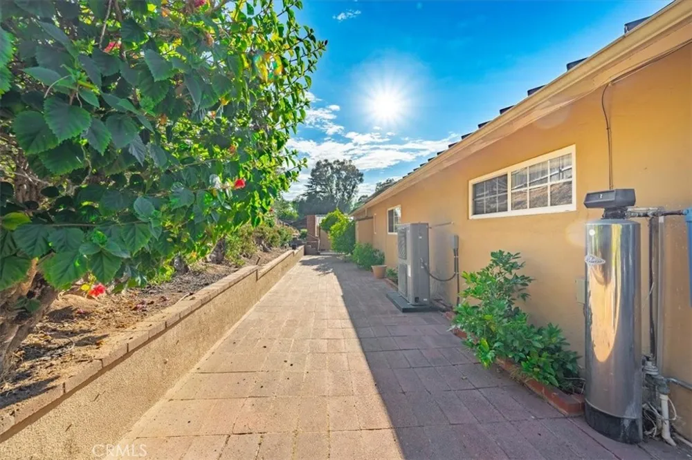 9451 Fuerte Drive La Mesa, CA 91941